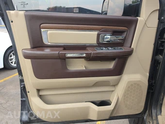 2016 Ram 3500 Laramie Crew Cab Long Bed - miniatura 9