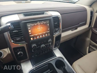 2016 Ram 3500 Laramie Crew Cab Long Bed - miniatura 11