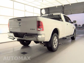 2016 Ram 3500 Laramie Crew Cab Long Bed - miniatura 4