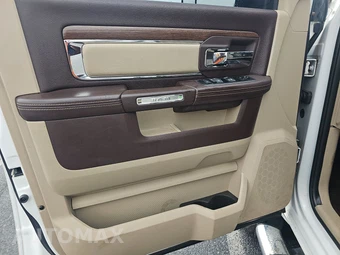 2016 Ram 3500 Laramie Crew Cab Long Bed - miniatura 9