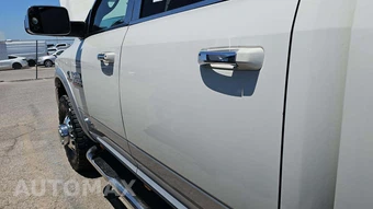 2016 Ram 3500 Laramie Crew Cab Long Bed DRW - miniatura 24