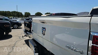 2016 Ram 3500 Laramie Crew Cab Long Bed DRW - miniatura 26
