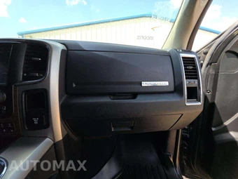 2016 Ram 3500 Laramie Crew Cab Medium Bed - miniatura 16