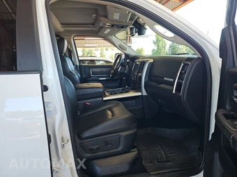 2016 Ram 3500 Laramie Crew Cab Medium Bed - miniatura 8