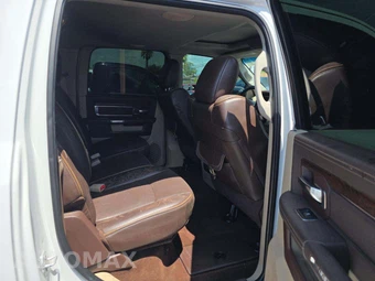 2016 Ram 3500 Laramie Longhorn Crew Cab Long Bed DRW - miniatura 16