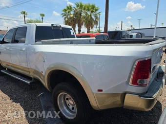 2016 Ram 3500 Laramie Longhorn Crew Cab Long Bed DRW - miniatura 2