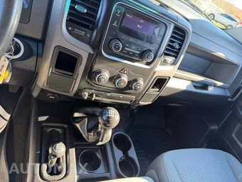 2016 Ram 3500 Tradesman Crew Cab Long Bed - miniatura 11