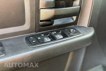 2016 Ram 5500 Cab Chassis Tradesman Crew Cab DRW - miniatura 15