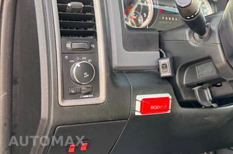 2016 Ram 5500 Cab Chassis Tradesman Crew Cab DRW - miniatura 16
