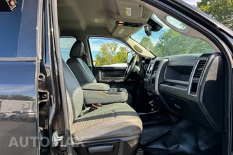 2016 Ram 5500 Cab Chassis Tradesman Crew Cab DRW - miniatura 9