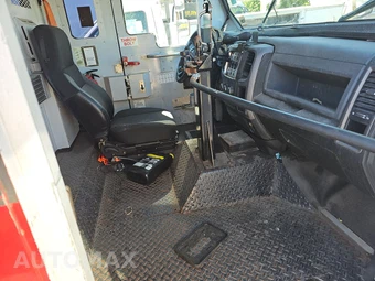 2016 Ram 5500 Cab Chassis Tradesman Regular Cab DRW - miniatura 8