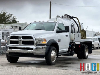 2016 Ram 5500 Cab Chassis Tradesman Regular Cab DRW - miniatura 3