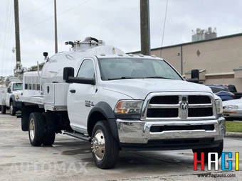 2016 Ram 5500 Cab Chassis Tradesman Regular Cab DRW - miniatura 9