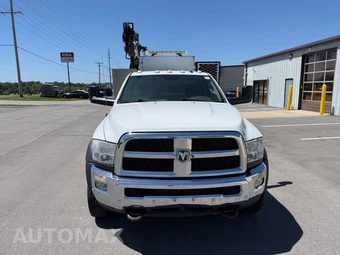 2016 Ram 5500 Cab Chassis Tradesman Regular Cab DRW - miniatura 10