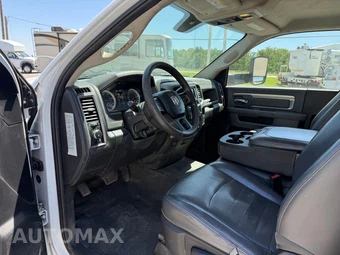 2016 Ram 5500 Cab Chassis Tradesman Regular Cab DRW - miniatura 13