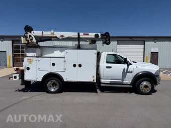 2016 Ram 5500 Cab Chassis Tradesman Regular Cab DRW - miniatura 2