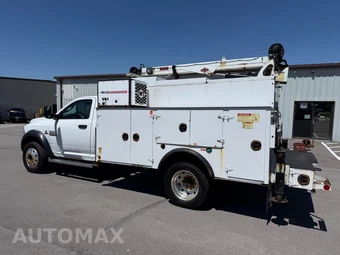 2016 Ram 5500 Cab Chassis Tradesman Regular Cab DRW - miniatura 9