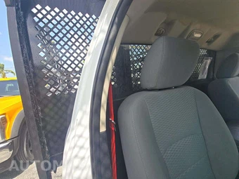 2016 Ram 5500 Cab Chassis Tradesman Regular Cab DRW – miniatura 15