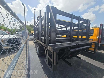 2016 Ram 5500 Cab Chassis Tradesman Regular Cab DRW – miniatura 2