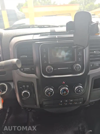 2016 Ram 5500 Cab Chassis Tradesman Regular Cab DRW – miniatura 28