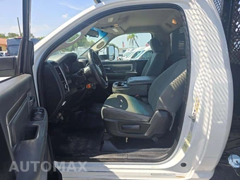 2016 Ram 5500 Cab Chassis Tradesman Regular Cab DRW – miniatura 6