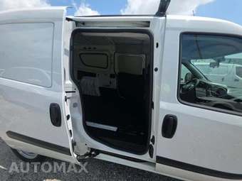 2016 Ram ProMaster City Cargo Van Tradesman 122.4" WB – miniatura 16