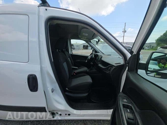 2016 Ram ProMaster City Cargo Van Tradesman 122.4" WB – miniatura 18