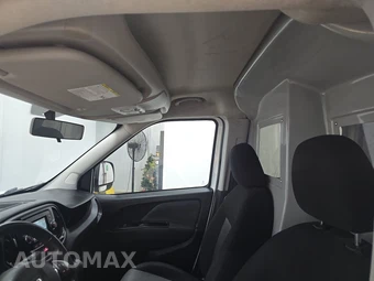 2016 Ram ProMaster City Cargo Van Tradesman SLT 122.4" WB - miniatura 18