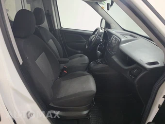 2016 Ram ProMaster City Cargo Van Tradesman SLT 122.4" WB - miniatura 8
