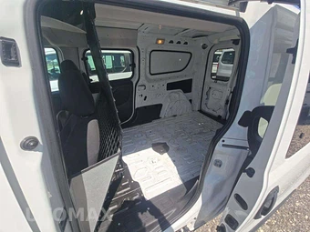 2016 Ram ProMaster City Cargo Van Tradesman SLT 122.4" WB - miniatura 13