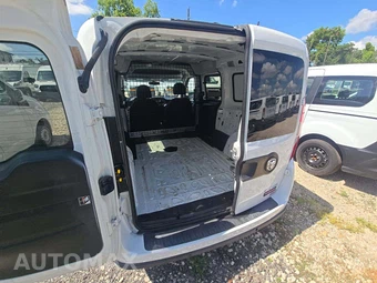 2016 Ram ProMaster City Cargo Van Tradesman SLT 122.4" WB - miniatura 14