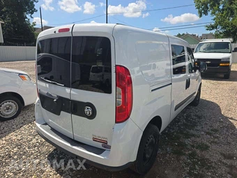 2016 Ram ProMaster City Cargo Van Tradesman SLT 122.4" WB - miniatura 3
