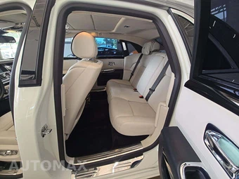 2016 Rolls-Royce Ghost – miniatura 13