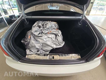 2016 Rolls-Royce Ghost – miniatura 14
