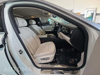 2016 Rolls-Royce Ghost – miniatura 18
