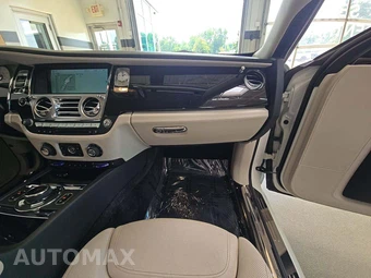 2016 Rolls-Royce Ghost – miniatura 19