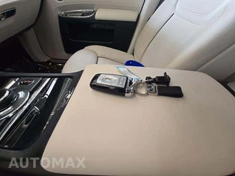 2016 Rolls-Royce Ghost – miniatura 8