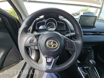 2016 Scion iA – miniatura 10