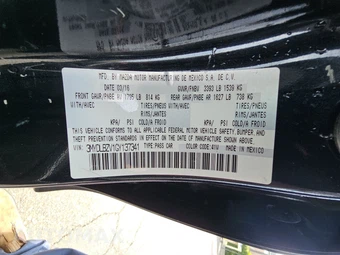 2016 Scion iA – miniatura 14