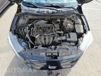 2016 Scion iA – miniatura 15