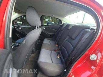 2016 Scion iA – miniatura 13