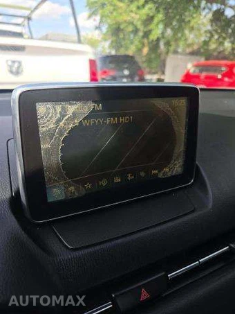 2016 Scion iA – miniatura 28