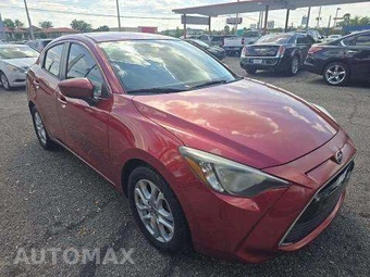 2016 Scion iA – miniatura 4