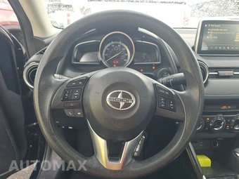 2016 Scion iA – miniatura 10