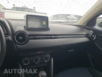 2016 Scion iA – miniatura 11