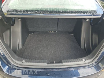 2016 Scion iA – miniatura 16