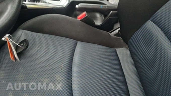 2016 Scion iA – miniatura 27