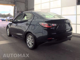 2016 Scion iA – miniatura 6