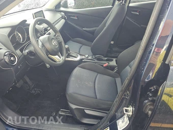 2016 Scion iA – miniatura 7