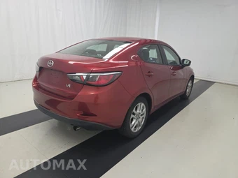 2016 Scion iA – miniatura 4